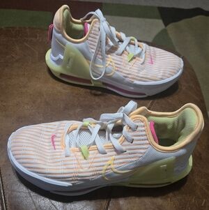 Nike LeBron Witness 6 Mens Size 7.5 Basketball Shoes